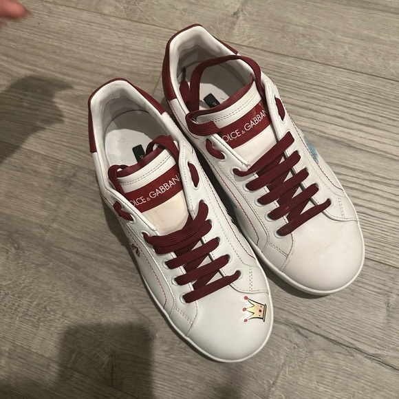 DG womens snickers - Picture 1 of 4